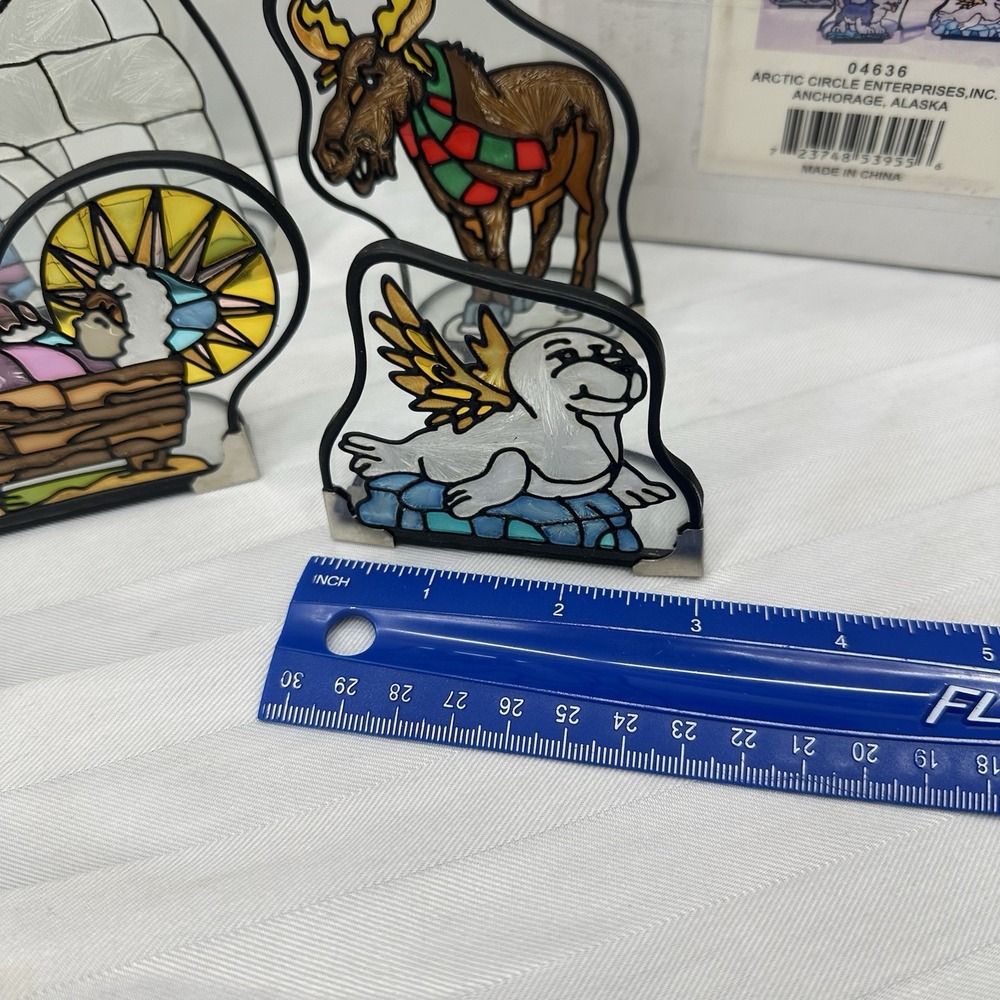 Arctic Circle Alaskan Stained Painted Glass 7 Pc Nativity Igloo Moose Seal Snow - Picture 12 of 13
